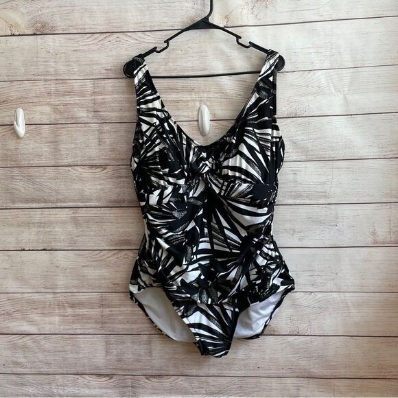 MAXINE OF HOLLYWOOD ONE PIECE SWIMSUIT IN BLACK AND WHITE FLORAL PRINT‎ - Picture 1 of 7